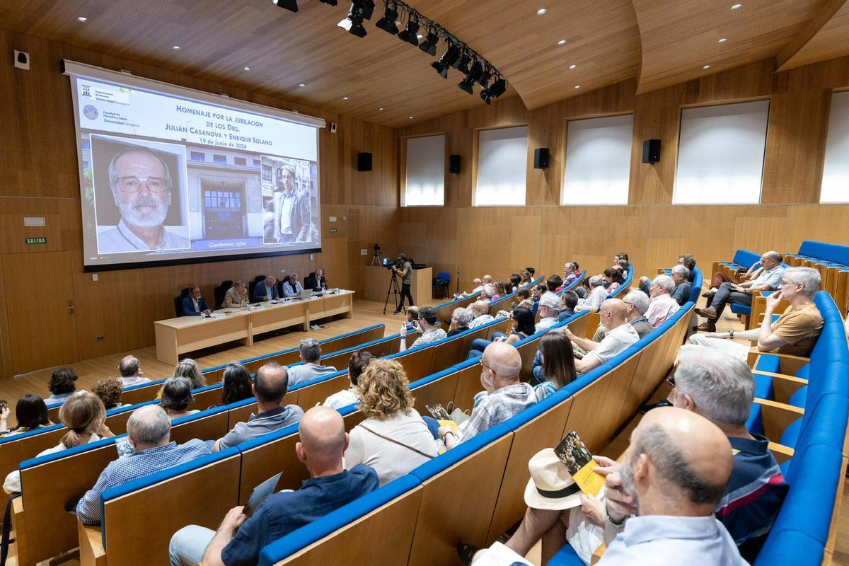En imágenes I Homenaje de la Universidad de Zaragoza a Julián Casanova por su jubilación En imágenes I Homenaje de la Universidad de Zaragoza a Julián Casanova por su jubilación