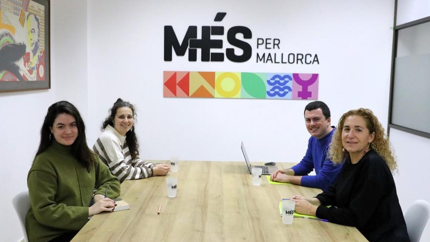 La portavoz de MÉS per Mallorca en el Consell, Catalina Inés Perelló, y el conseller insular Biel Payeras se reúnen con representantes del Consell de la Joventut de les Illes Balears y de la organización juvenil Mallorca Nova