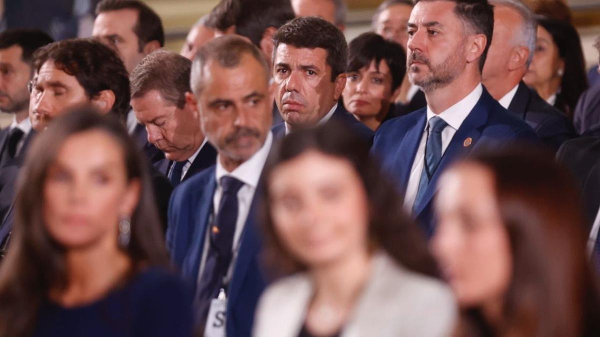 Carlos Mazón durante los discursos de las víctimas en el funeral de Estado