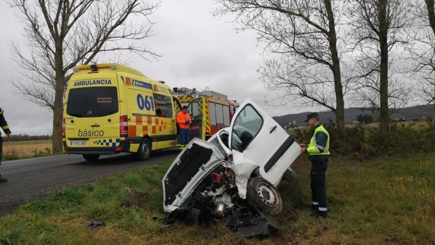 Estado en el que quedó el vehículo tras el accidente. // G.C.