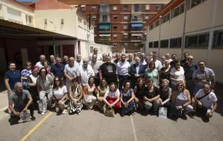 Emotivo reencuentro donde compartir 50 años de recuerdos en un colegio Sagunt