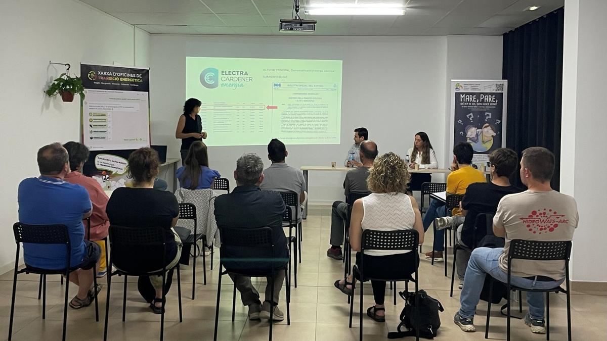 Jornada informativa sobre CAEs realitzada per la Xarxa a Berga