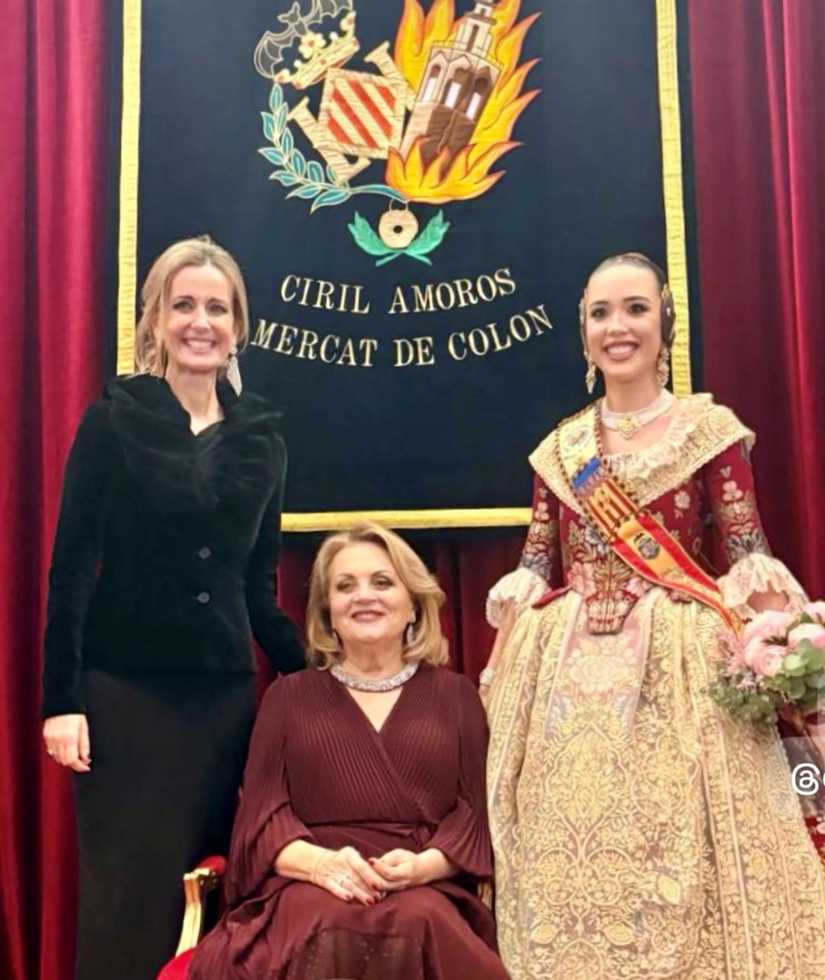 Elena Ravello, Pura Barber y Claudia Ravello.