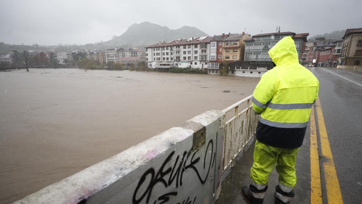 Inundaciones en Asturias: Todas las imágenes de una complicada jornada de lluvias