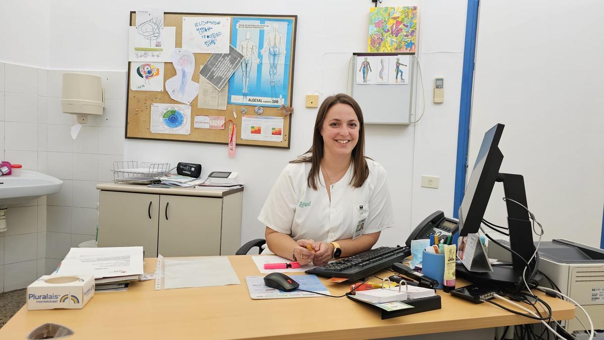 Cristina Martínez, en la consulta de Tamarite de Litera.