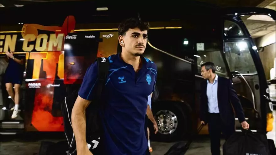 Llegada de los jugadores del Valencia Basket a Badalona en la Supercopa Endesa.