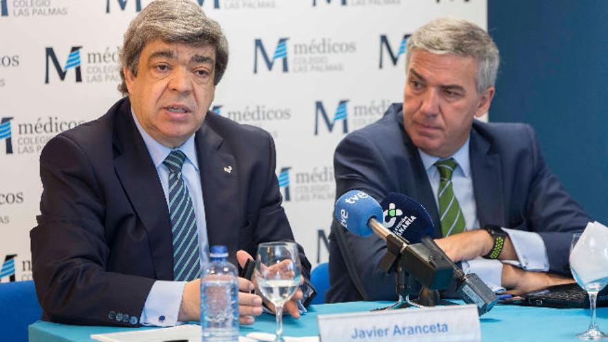 Javier Aranceta-Bartrina y Lluis Serra, este miércoles en el Colegio de Médicos de Las Palmas.