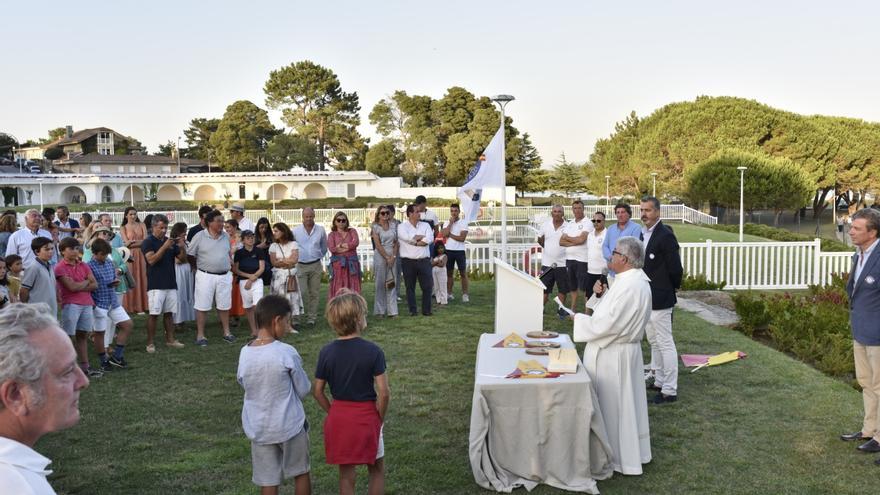 Fiesta conjunta para Salvamento Marítimo y el Náutico La Toja