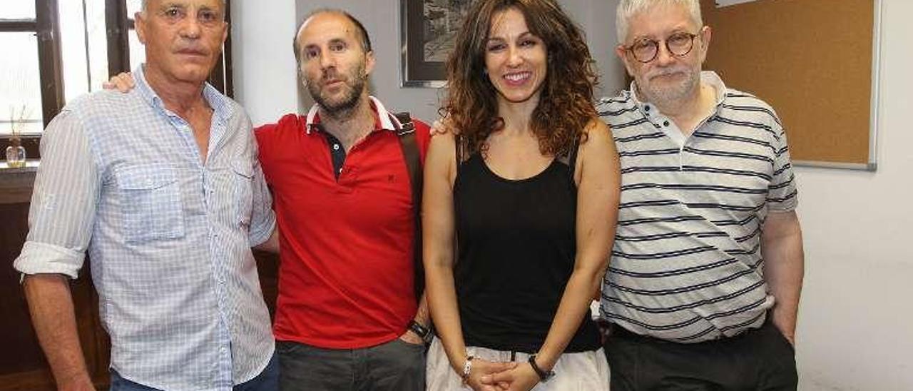Miguel Caride (izda.), con Jácome, Laura Novóa y Castro. // Iñaki Osorio