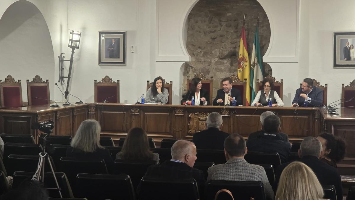 Presentación oficial de la nueva asociación del sector del mueble y el tapizado de Villa del Río.