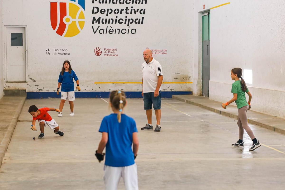 Partides .JCF al carrer de pilota de Borbotó.