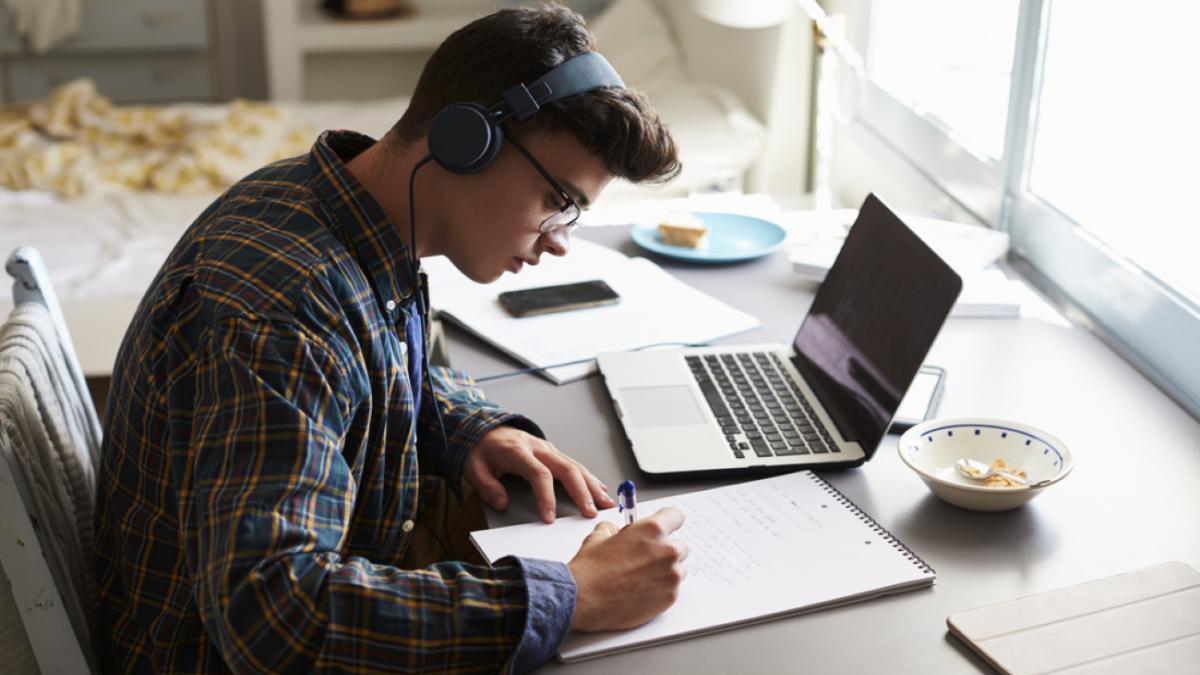 QueCartucho facilita estudiar desde casa para los alumnos con clases online