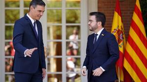 Pedro Sánchez y Pere Aragones durante la reunión que mantuvieron esta mañana en el Palacio de la Moncloa.