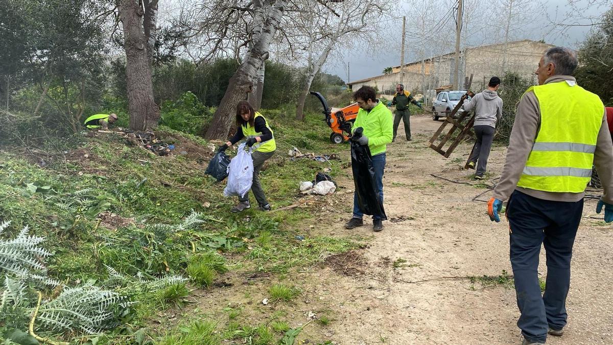 FOTOS | Así ha sido la jornada de limpieza rural en Sant Joan y Vilafranca