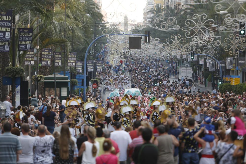 El colorido y la originalidad inundan Alicante