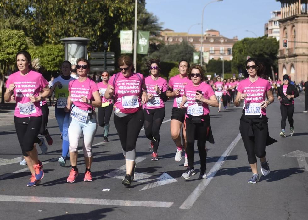 Ambiente en la V Carrera de la Mujer de Murcia