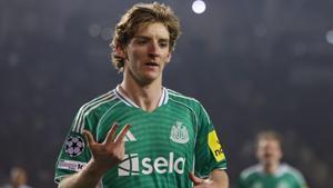 ¡El rey de la noche! El poker de Anthony Gordon que entrará en los libros de historia de la Champions