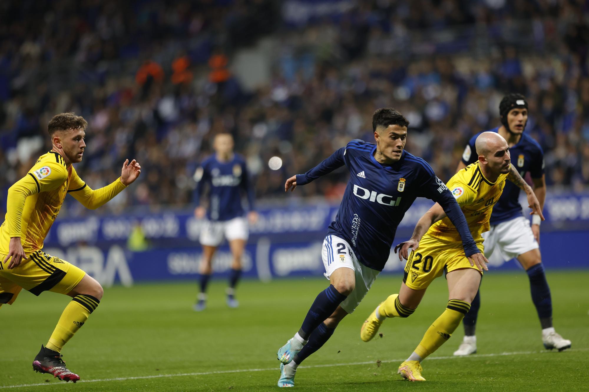 EN IMÁGENES: El Oviedo gana en casa por 1-0 frente al Mirandés