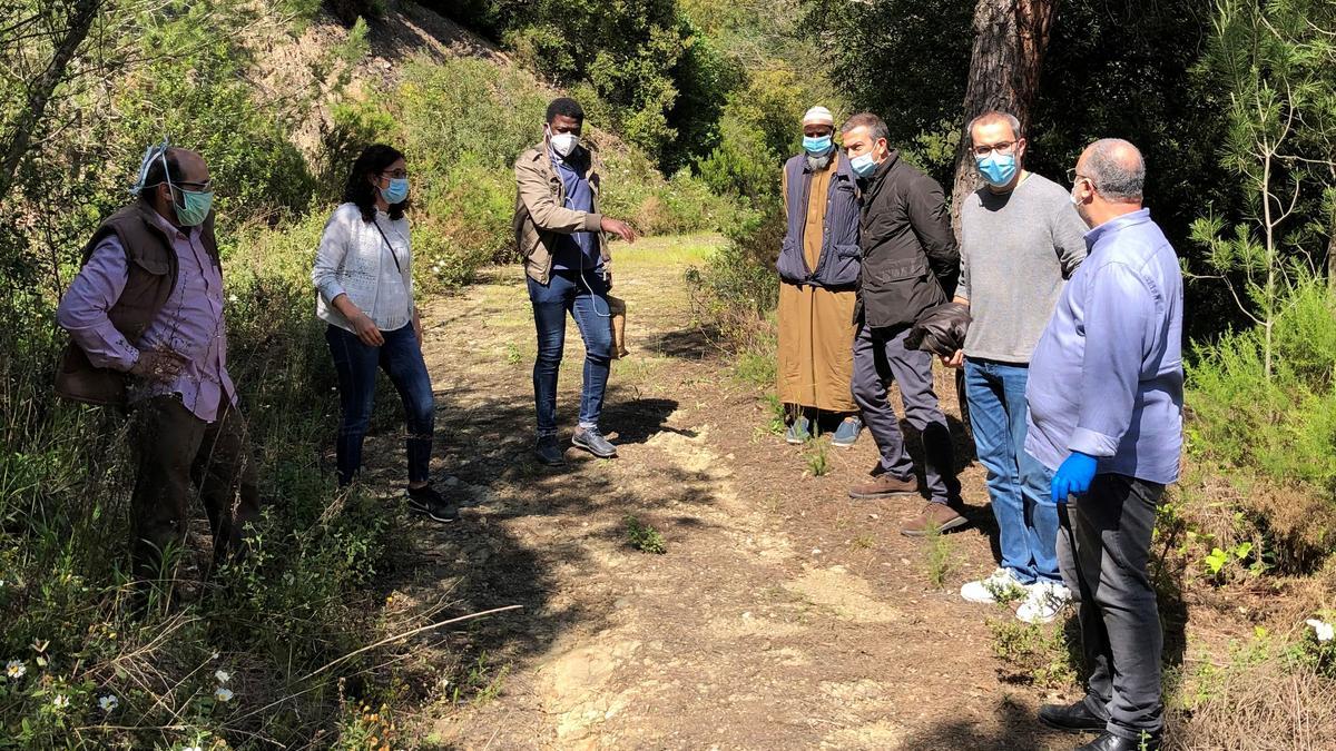 La visita als terrenys on s&#039;ubicarà el cementiri a Girona