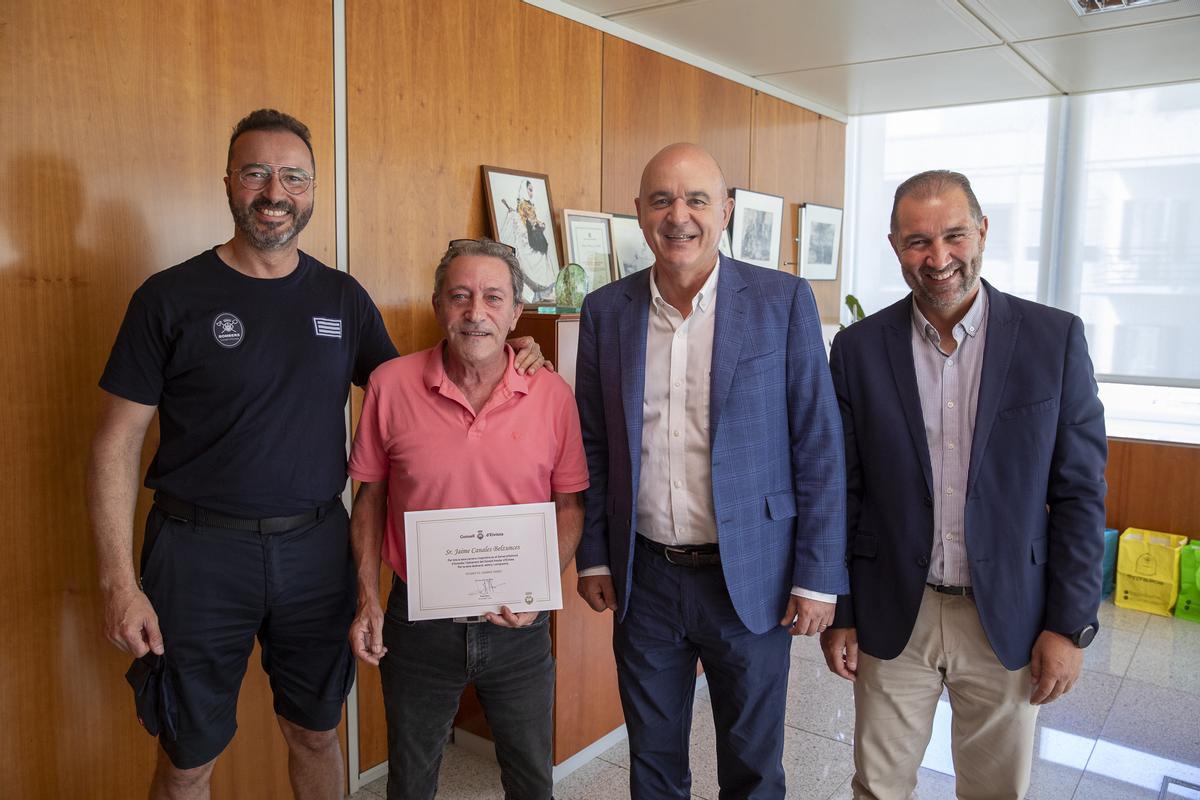 Jaime Canales se jubila después de más de 30 años trabajando en el cuerpo de Bomberos de Ibiza