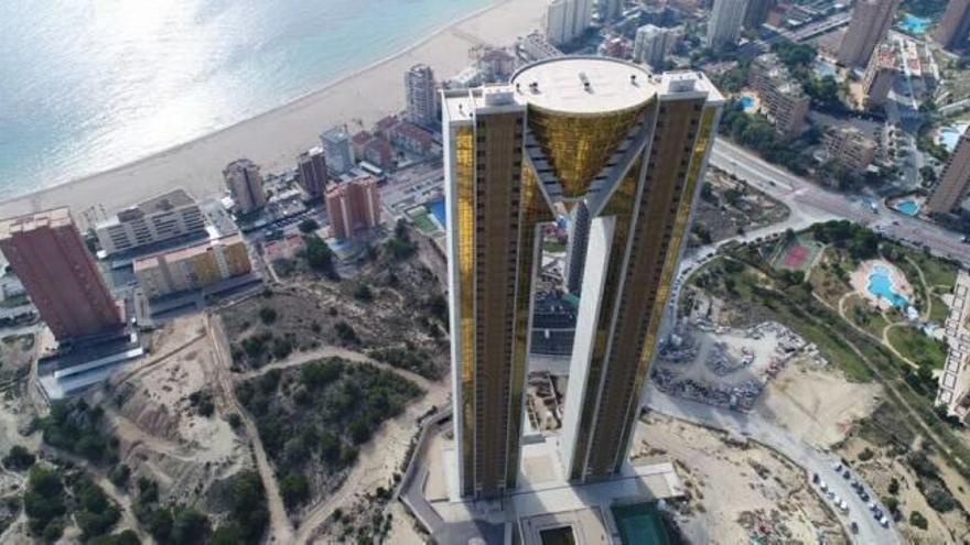 Vista general del rascacielos InTempo de Benidorm, el edificio residencial más alto de Europa.