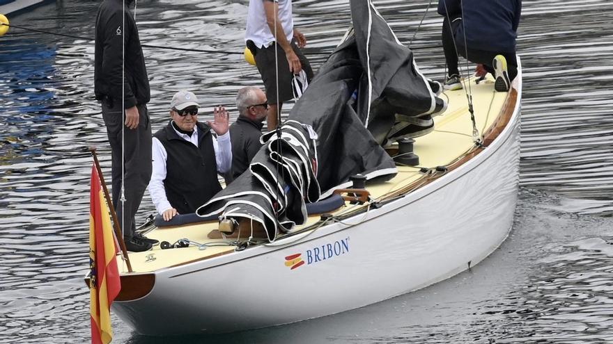 El rey Juan Carlos ya navega en Sanxenxo