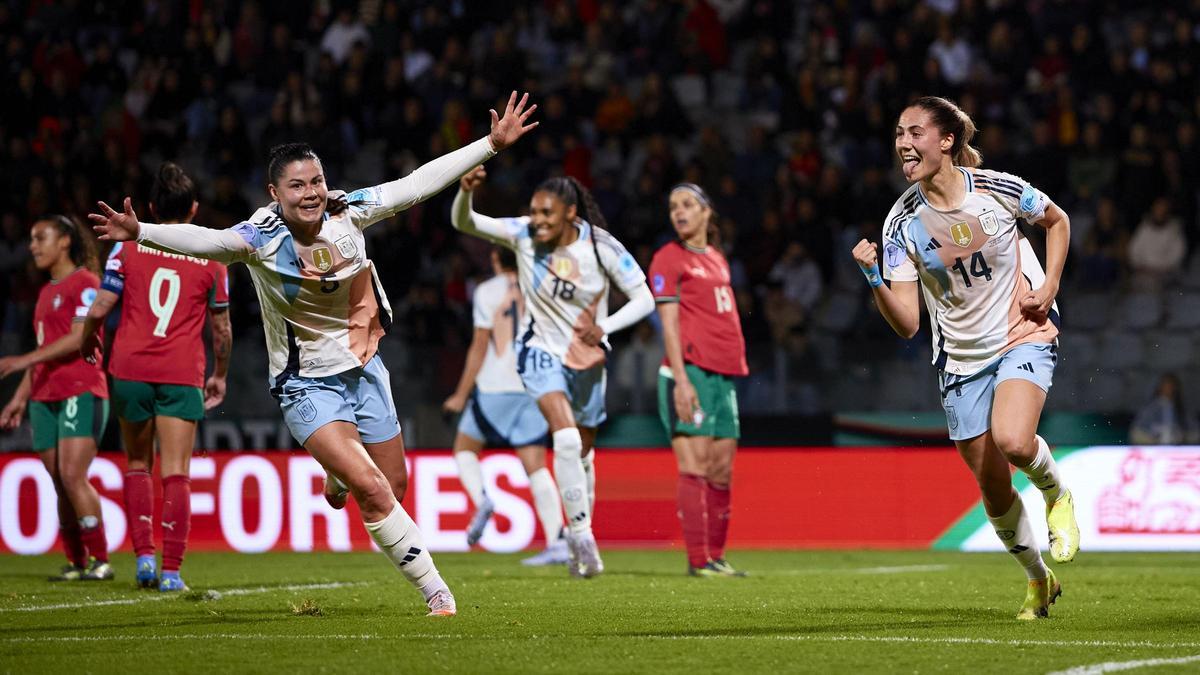 Laia Aleixandri celebra su gol ante Portugal.