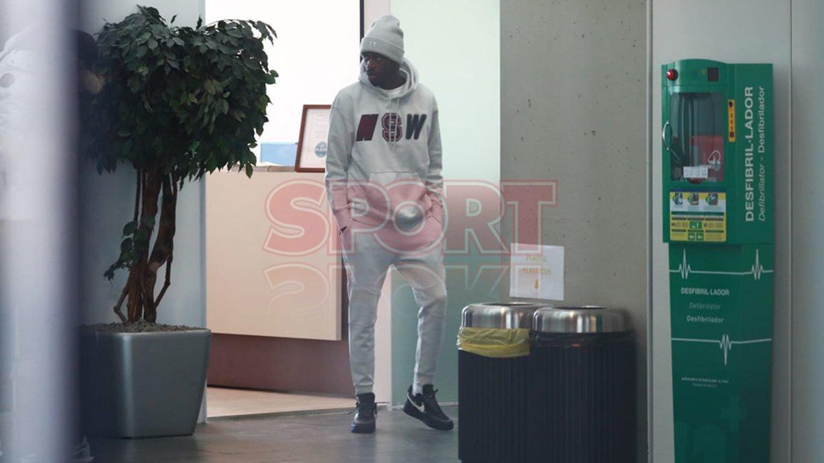 Dembélé, en el aeropuerto de Barcelona