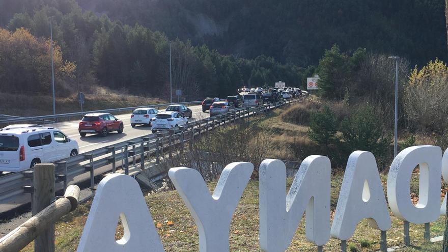 L&#039;operació tornada del pont de la Puríssima ha acumulat fins a 25 quilòmetres de retencions a la C-16