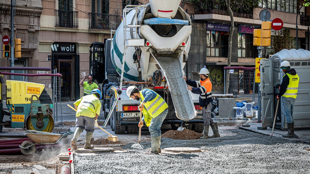 El empleo marca un abril récord con 238.436 afiliados más