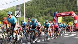 Bielsko-biala (Poland), 07/08/2019.- The peloton is on the way during the fifth stage of the 76th Tour de Pologne 2019 cycling race over 153.8km from Wieliczka to Bielsko-Biala, Poland, 07 August 2019. (Ciclismo, Polonia) EFE/EPA/ANDRZEJ GRYGIEL POLAND OUT