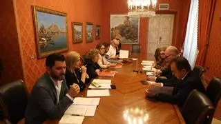 El gobierno de Barcala vuelve a dejar en el aire la participación del alcalde en otra sesión "fantasma" de la comisión de Les Naus