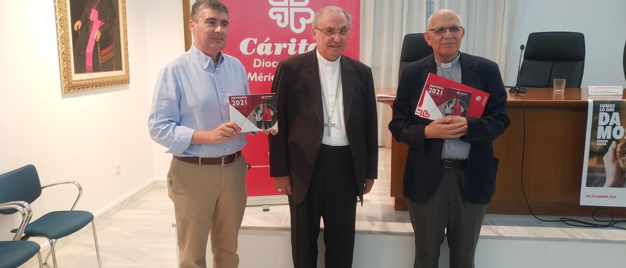 Jesús Pérez, Celso Morga y Francisco Maya en la presentación de la memoria.