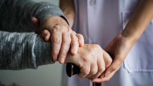 Las ayudas asignadas a la dependencia en ocasiones llegan tarde a los beneficiarios, cuando ya han fallecido. / E. P. / JUNTA DE ANDALUCIA