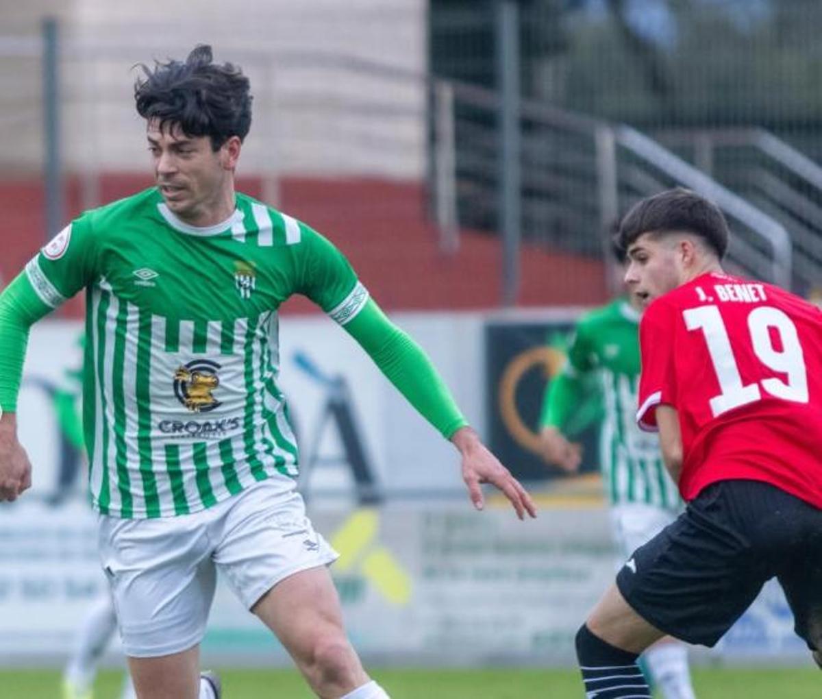 Pol Blay, del Peralada, contra el Cornellà.