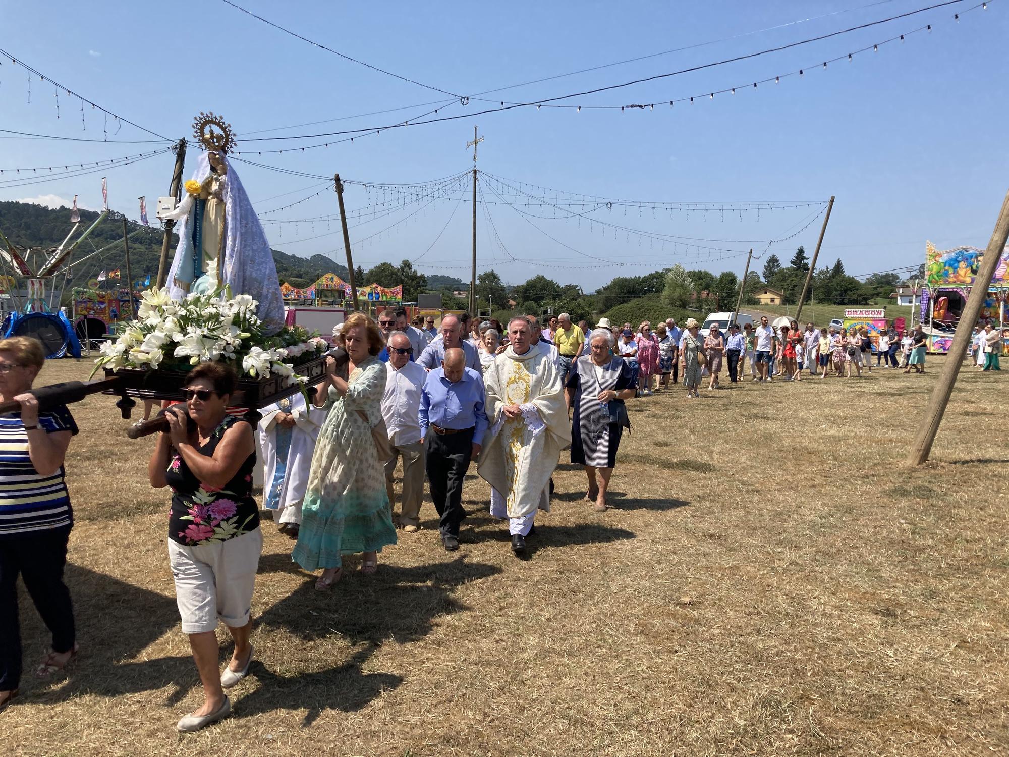 El Carbayu celebra su misa y su tradicional procesión que concluye con sorpresa: se presenta el nuevo himno en honor de Nuestra Señora del Buen Suceso