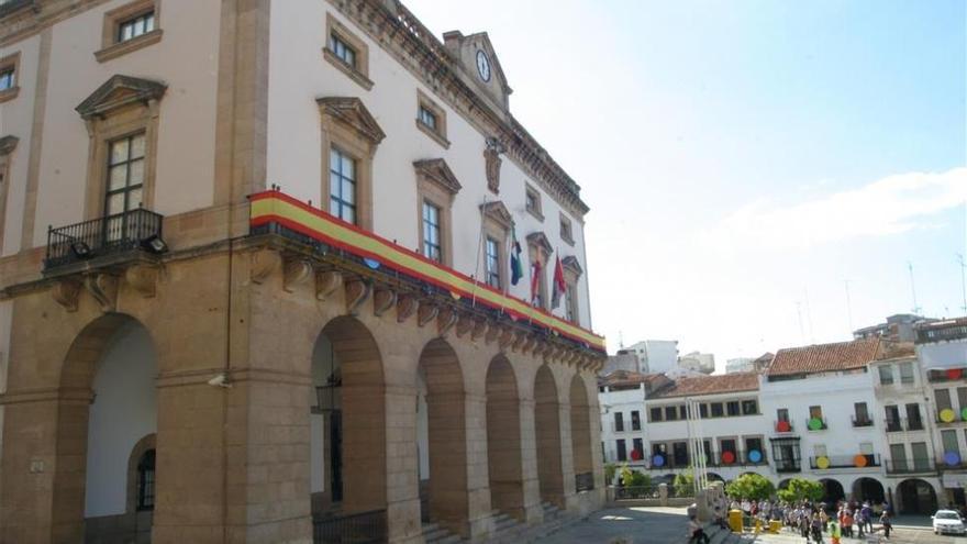 1.439 personas optan a 82 plazas del Plan de Empleo Social en Cáceres