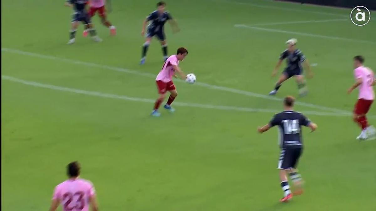 El golazo antológico de Sato en su debut con el Valencia CF