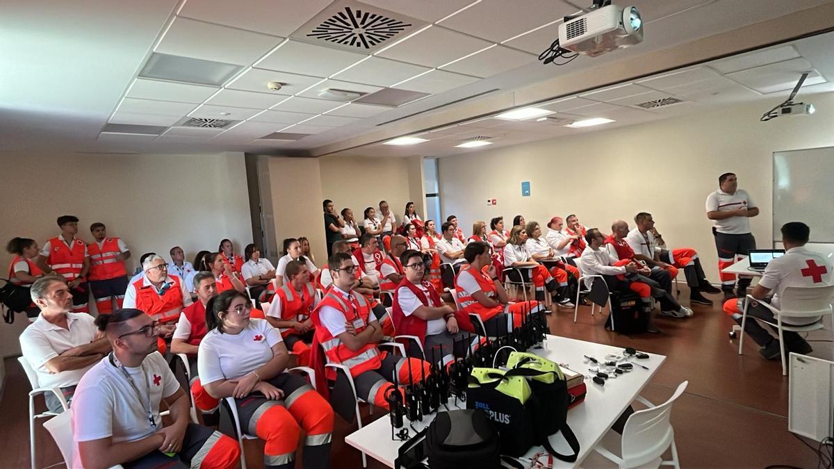 Equipo de Cruz Roja en el Magno Vía Crucis de Córdoba.