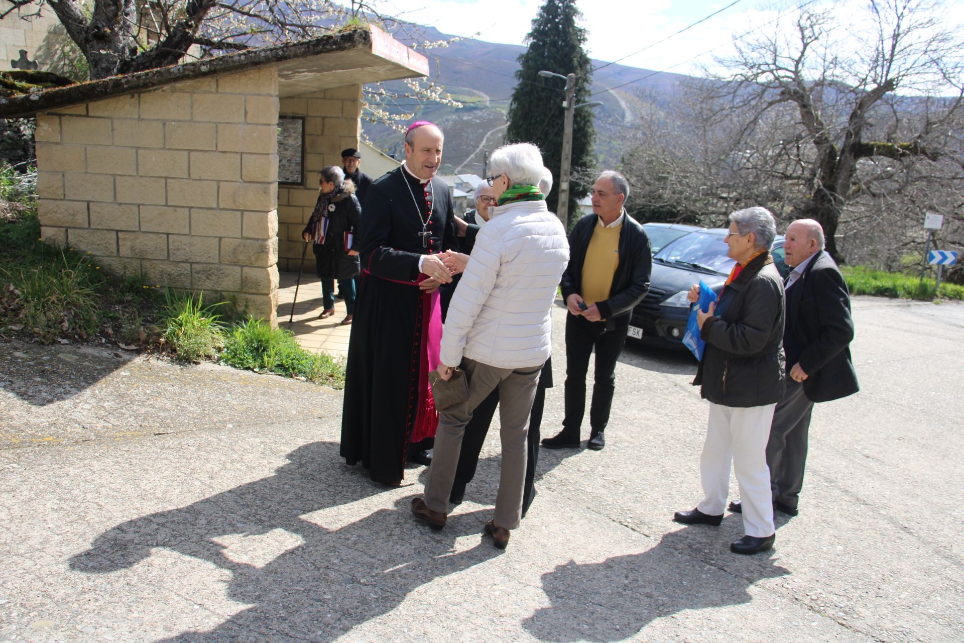 Obispo de Astorga en San Ciprián de Hermisende