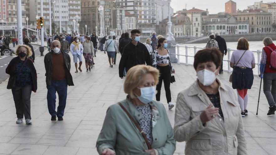 La alcaldesa admite que si sube el virus puede haber restricciones de movilidad