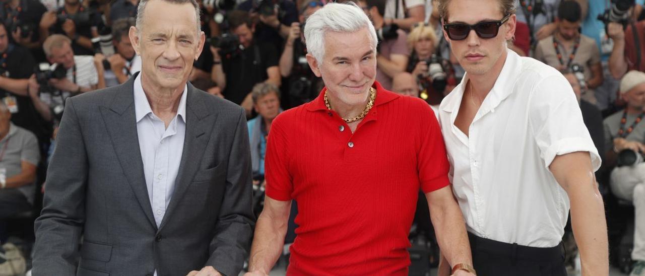 Tom Hanks, Baz Luhrmann y Austin Butler, en la presentación de ’Elvis’ en Cannes.