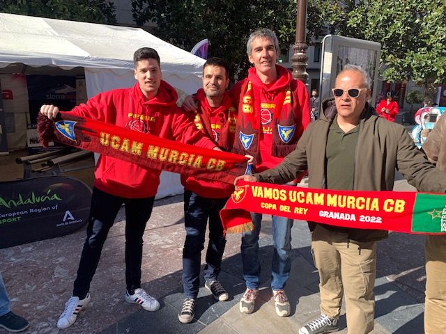 La afición del UCAM Murcia calienta motores en la Copa del Rey de Granada