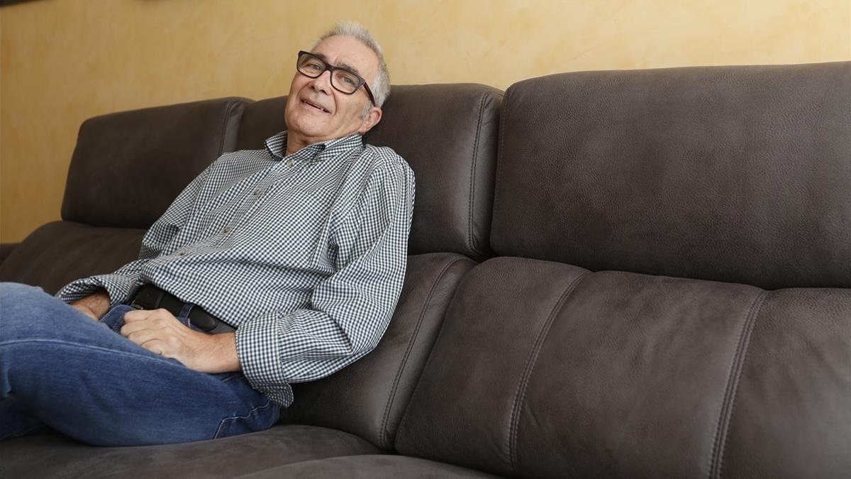 Carlos Prieto, enfermo de ELA, en su hogar.