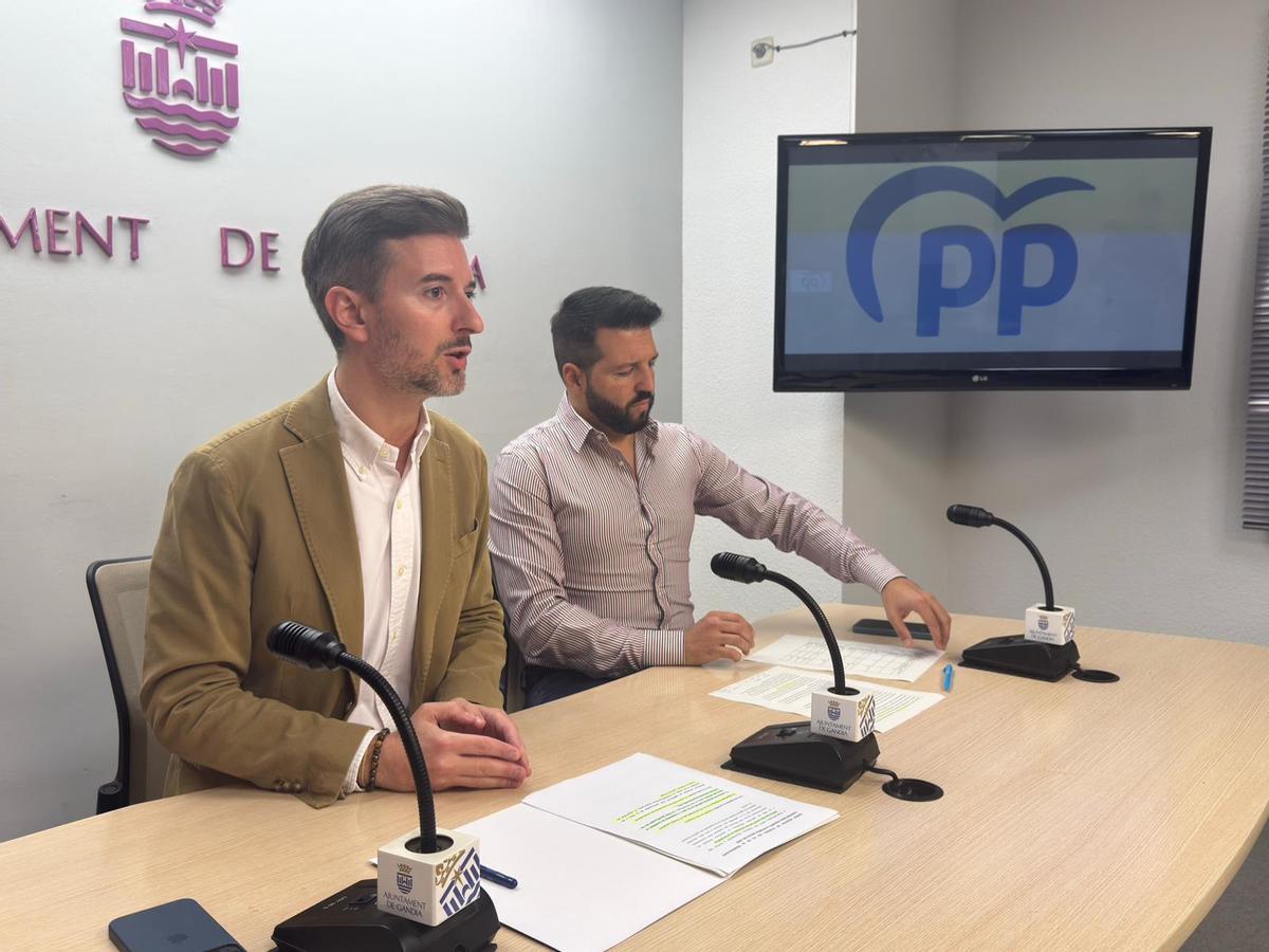 Víctor Soler y Vicent Gregori, del Grupo Municipal del PP en Gandia