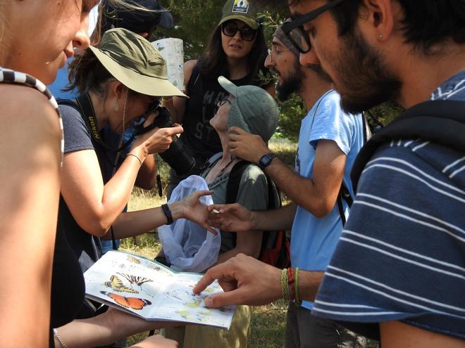 Grupo de voluntarios del Observatori Metropolità de Papallones.