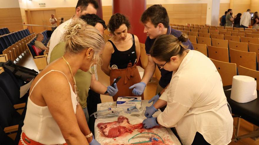 Anestesistas entrenan para situaciones críticas