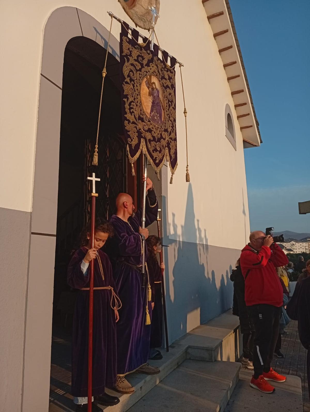 En imágenes: La procesión de bajada marca el inicio de la Semana Santa en Luarca
