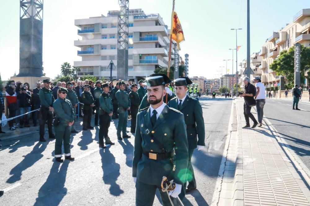 El Ayuntamiento rindió homenaje a la presencia de la Guardia Civil en Orihuela y su 175 aniversario con el descubrimiento de un monumento