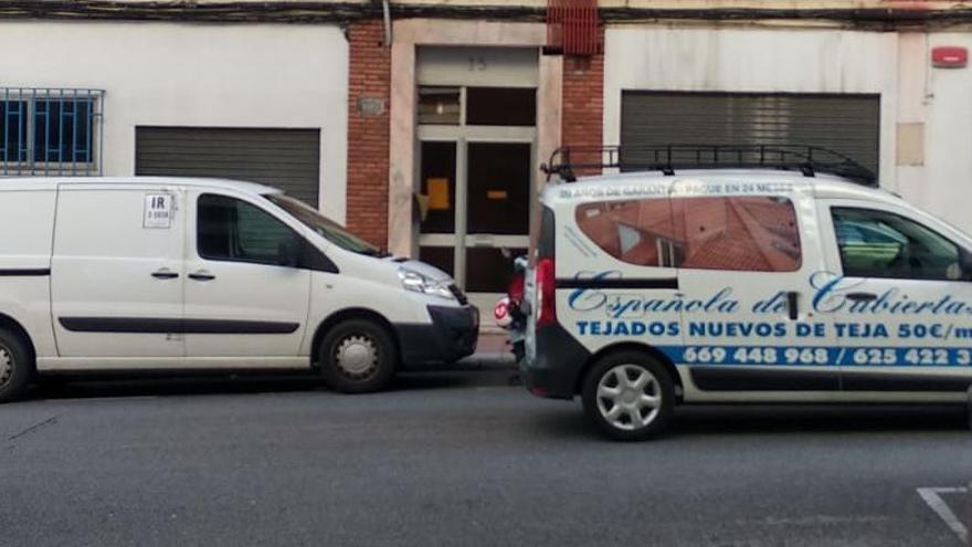 Investigan la muerte de un octogenario que apareció en su domicilio en Oviedo en medio de un charco de sangre